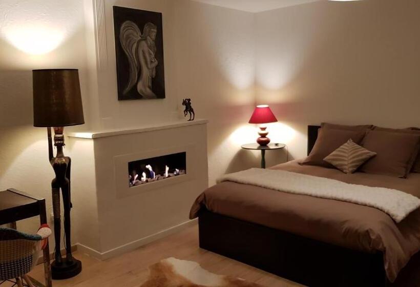 مبيت وإفطار Domaine De Pradaous