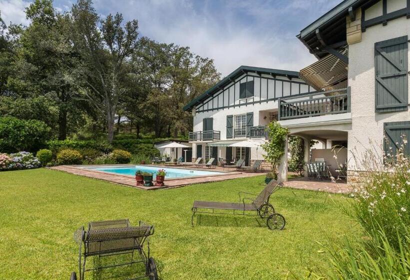 تختخواب و صبحانه Golfetmer