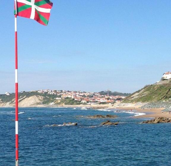 تختخواب و صبحانه Golfetmer