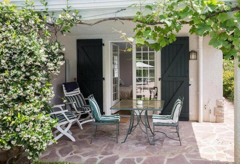 تختخواب و صبحانه Golfetmer