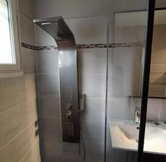 تختخواب و صبحانه Villa Alluro
