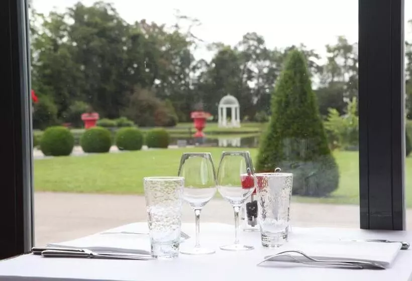 ホテル Hôtel Du Bois Blanc Domaine D Epeyssoles Georges Blanc