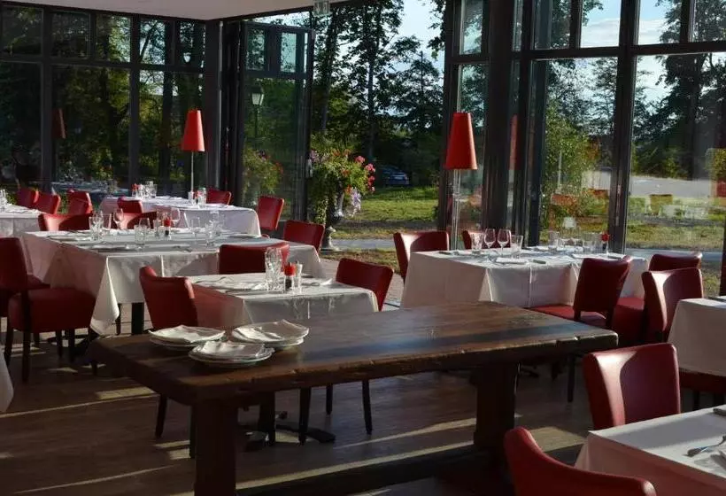ホテル Hôtel Du Bois Blanc Domaine D Epeyssoles Georges Blanc