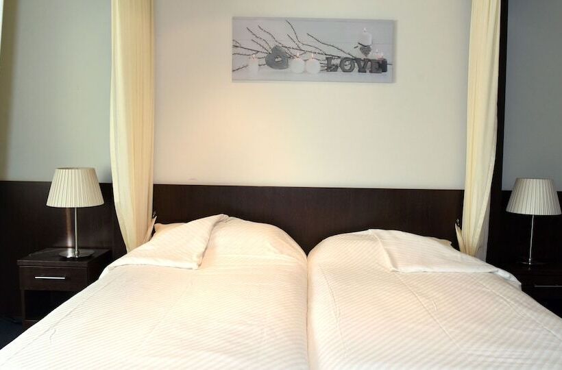 Отель Schuurman