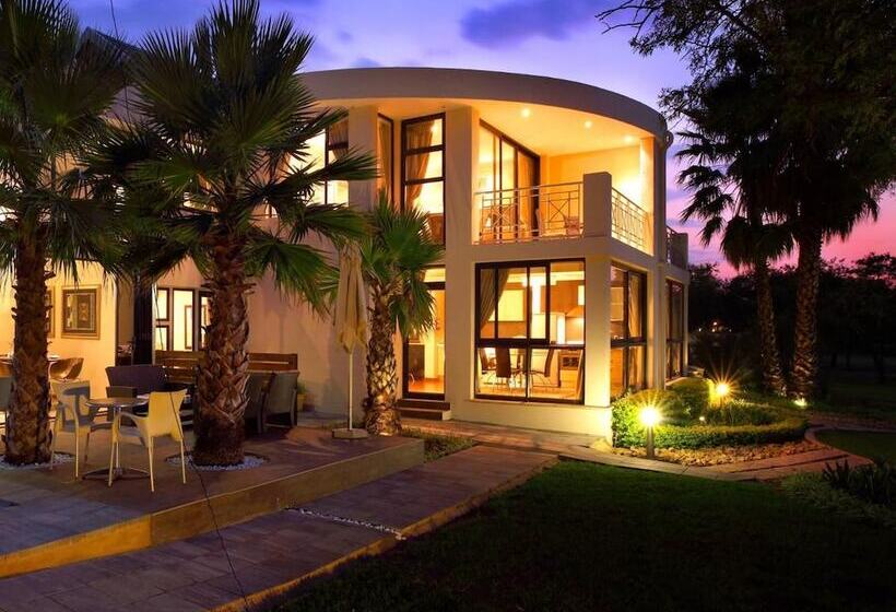 ホテル The Lakes Boutique Lodge