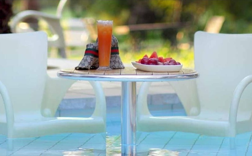 ホテル The Lakes Boutique Lodge