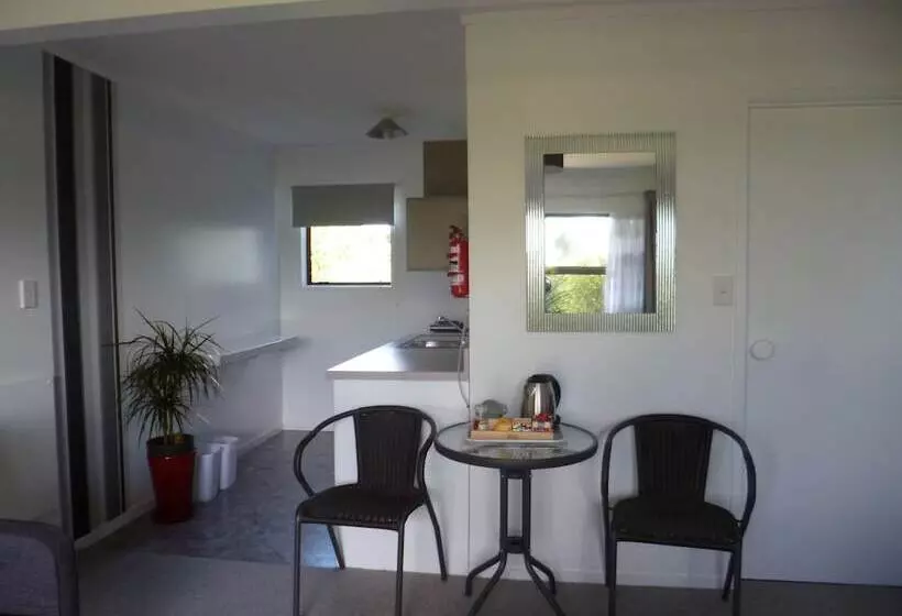 Opua Boutique Seaview Motel