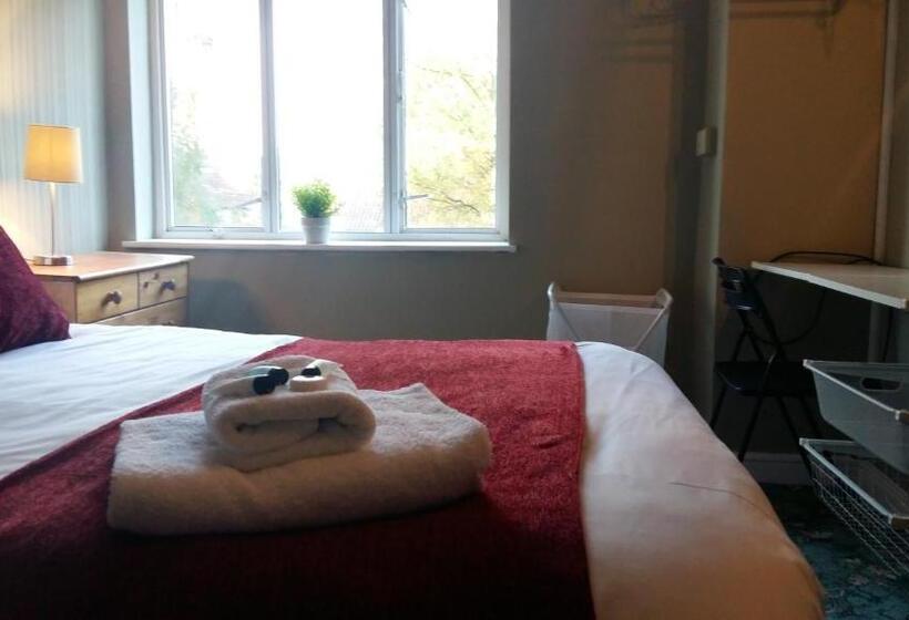 פנסיון Riverside Mews