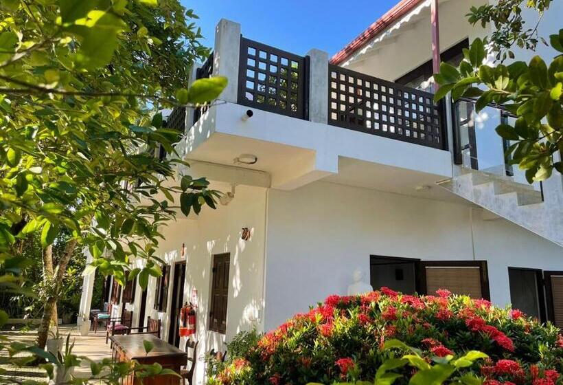 Wasantha Garden Hotel Restaurant & Ayurvedic Treatment