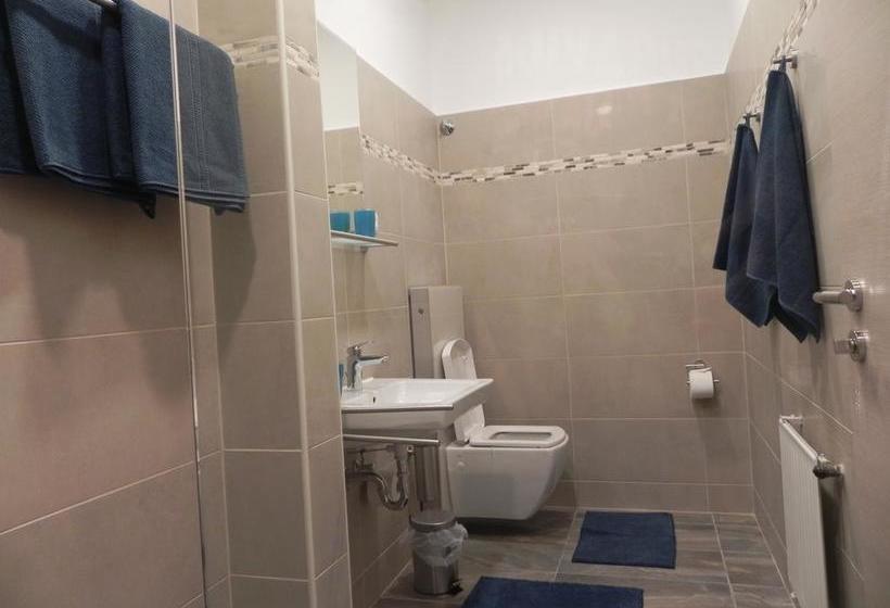 تختخواب و صبحانه Arkade