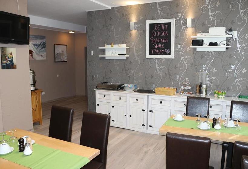 تختخواب و صبحانه Arkade