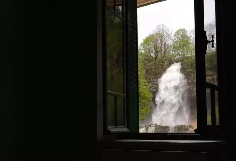 ベッドアンドブレックファースト Au Moulin Des Fées   Maison D Hôtes Cascades Du Hérisson