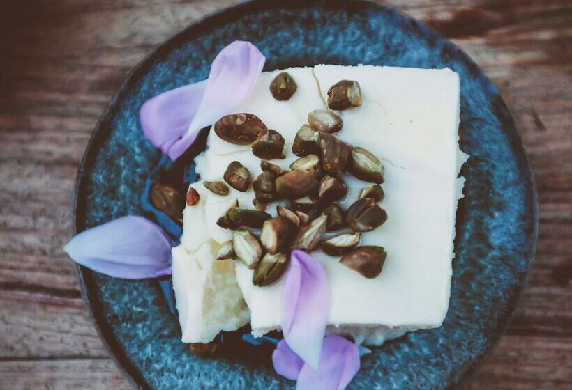 تختخواب و صبحانه Domaine De Biar