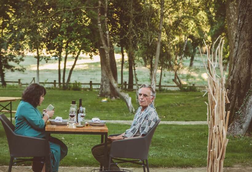 تختخواب و صبحانه Domaine De Biar