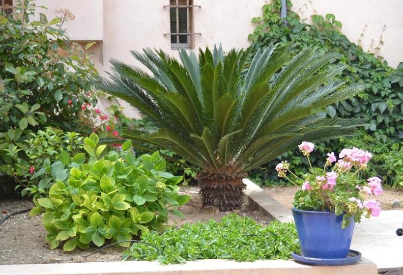 مبيت وإفطار Le Mazet Des Mûres