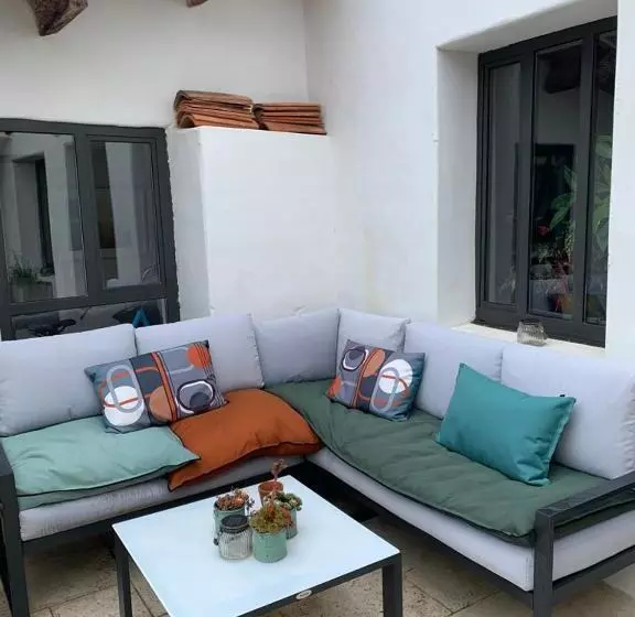 Aamiaismajoitus (B&B) Maison Face Au Soleil