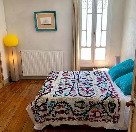 Aamiaismajoitus (B&B) Maison Face Au Soleil