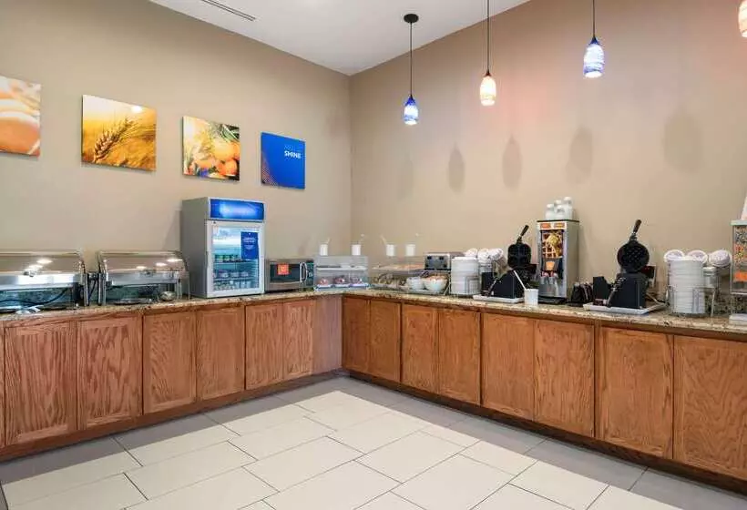 هتل Comfort Suites University