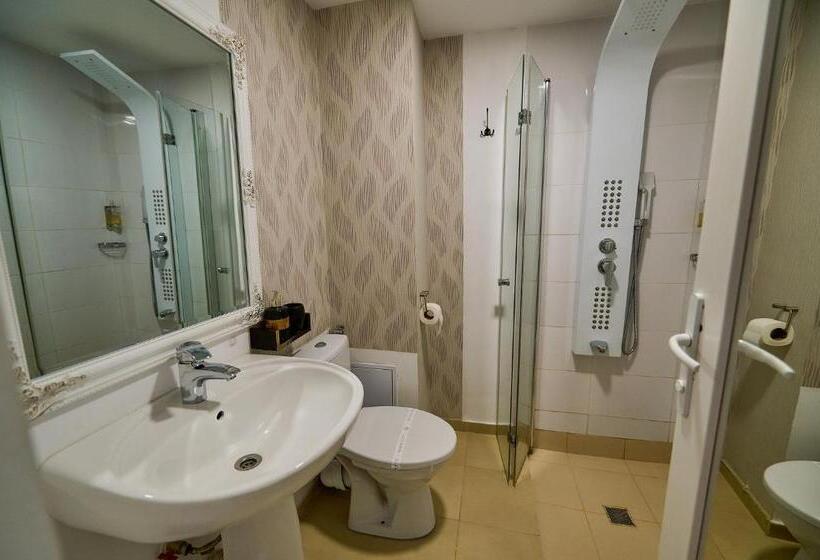 هتل Evianne Boutique