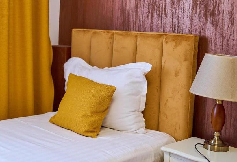 هتل Evianne Boutique