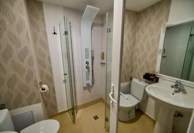 هتل Evianne Boutique