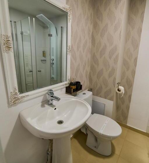 هتل Evianne Boutique