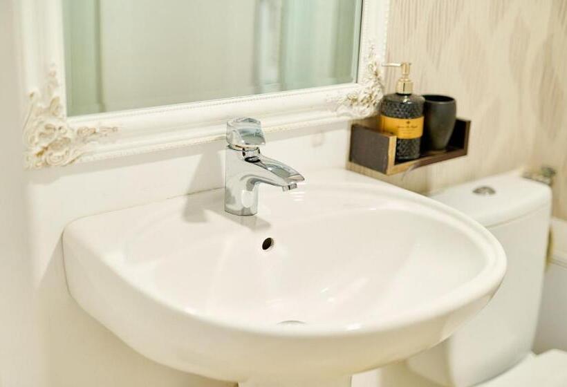 هتل Evianne Boutique