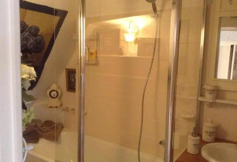 La Maison Du Phare De Honfleur Chambre D Hôtes B&b Jacuzzi Shabby Chic