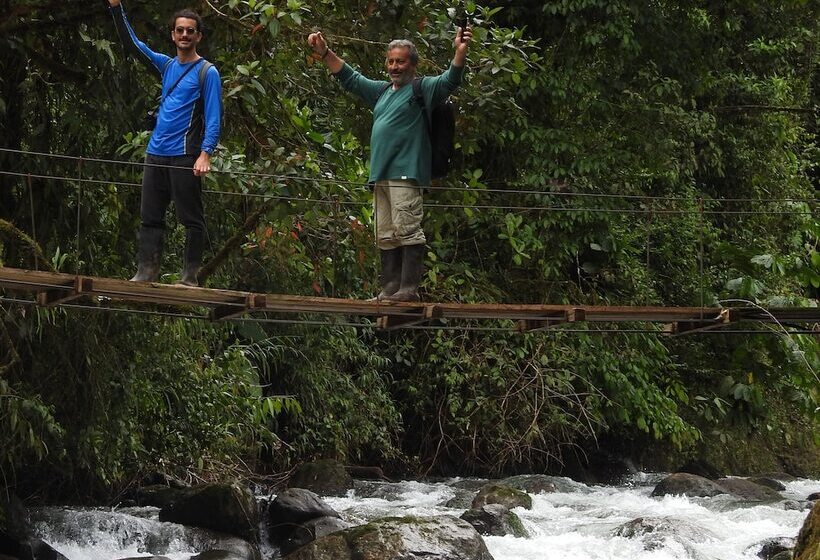Biohostal Mindo Cloud Forest