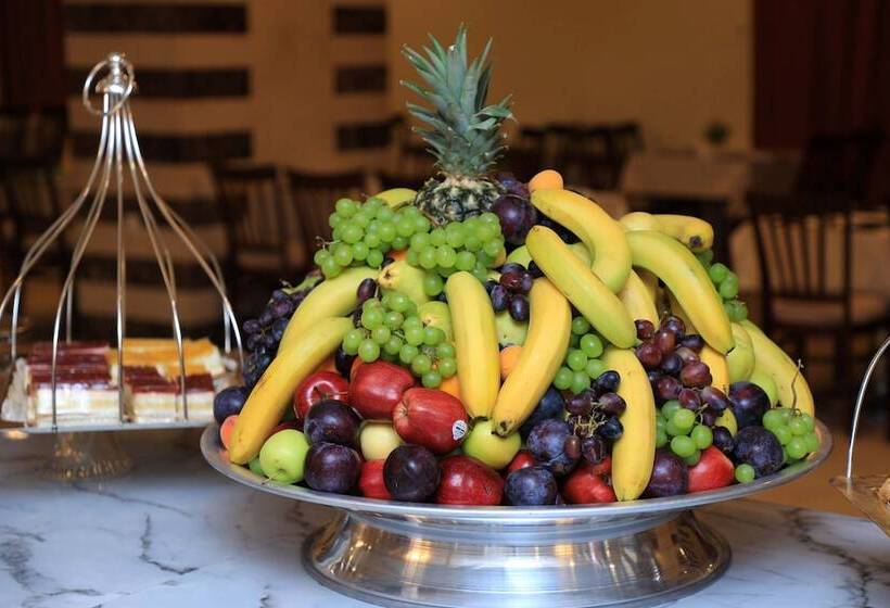 Отель Abraj Al Tayseer Tuwa