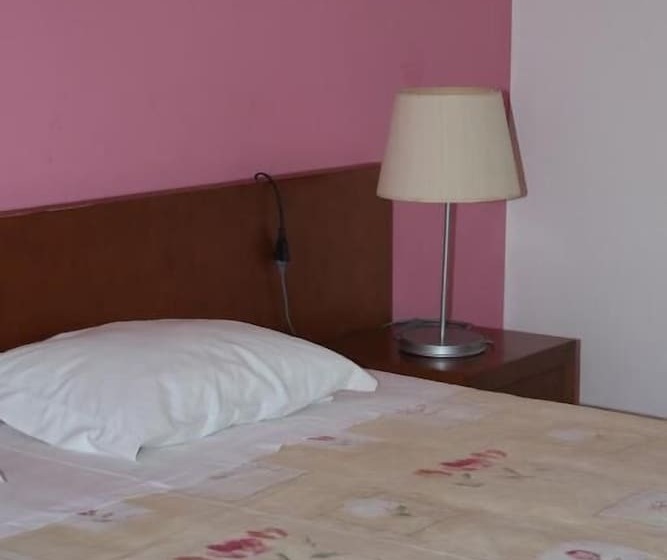 فندق Apartamentos Santa Teresinha