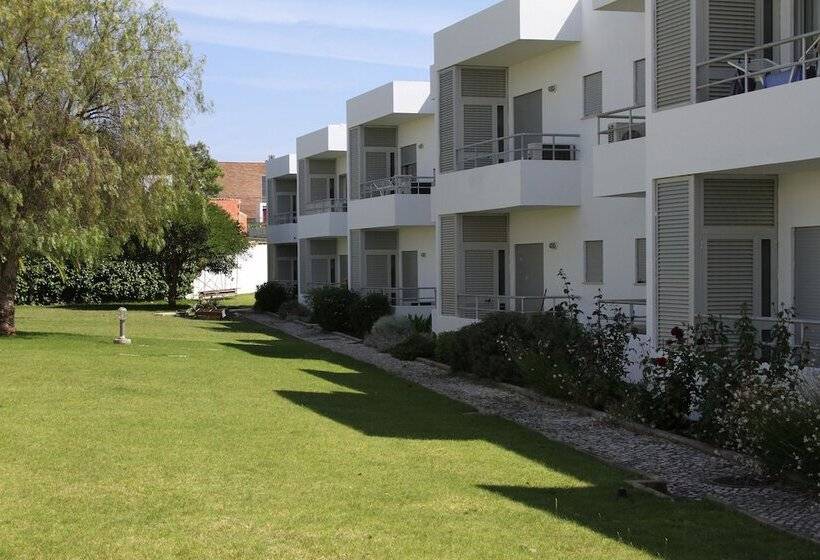 فندق Apartamentos Santa Teresinha