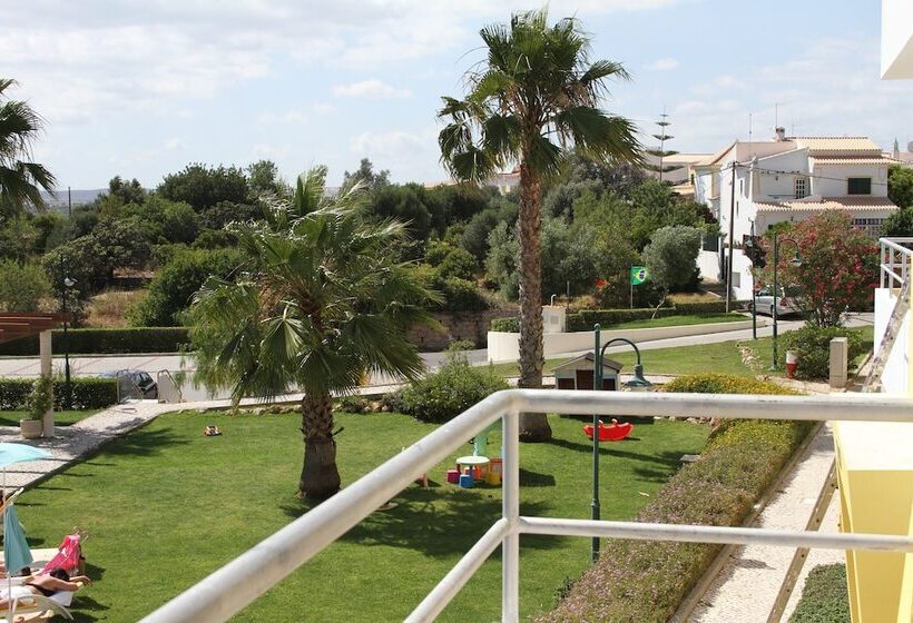 فندق Apartamentos Santa Teresinha