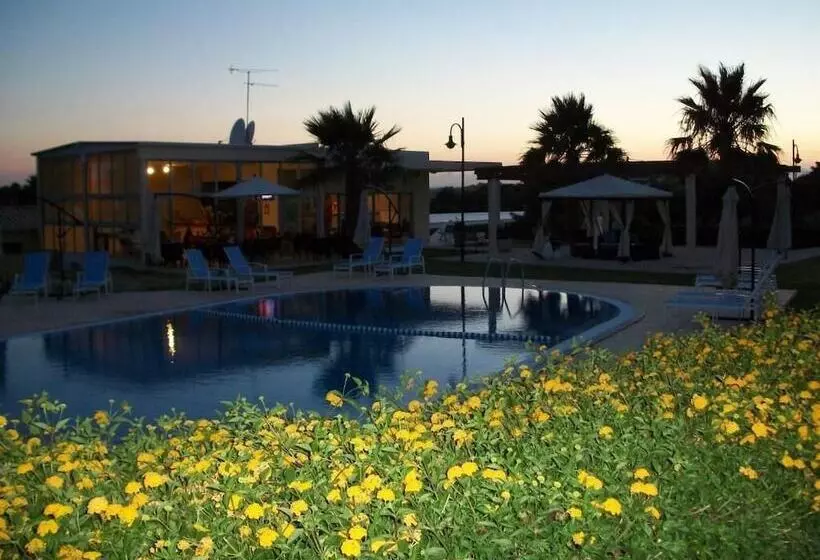 هتل Apartamentos Santa Teresinha
