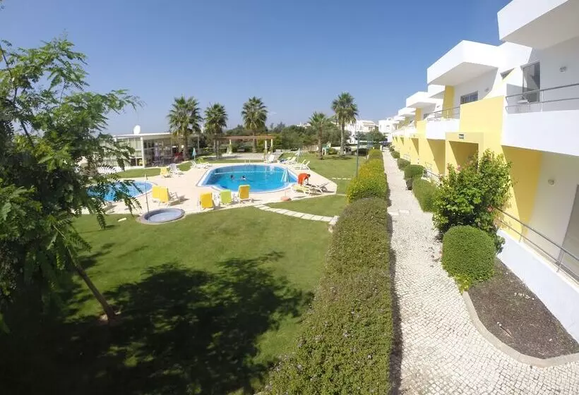 هتل Apartamentos Santa Teresinha