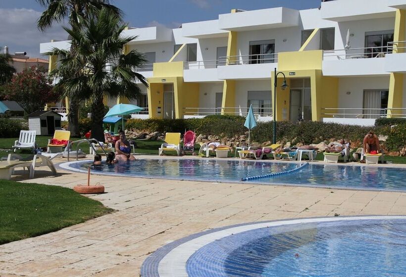 فندق Apartamentos Santa Teresinha