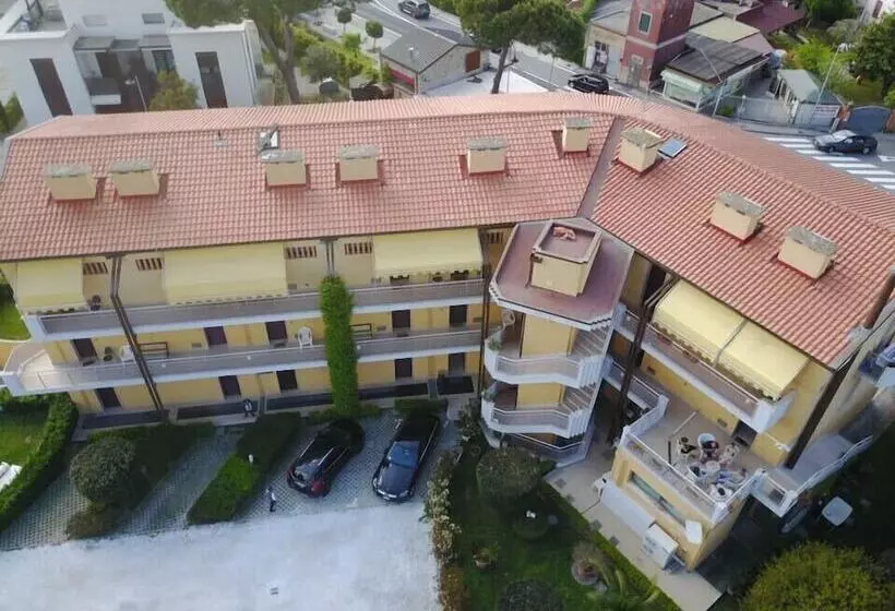 هتل Beverly Park Residence