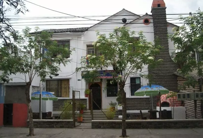 ホテル Hostal White House