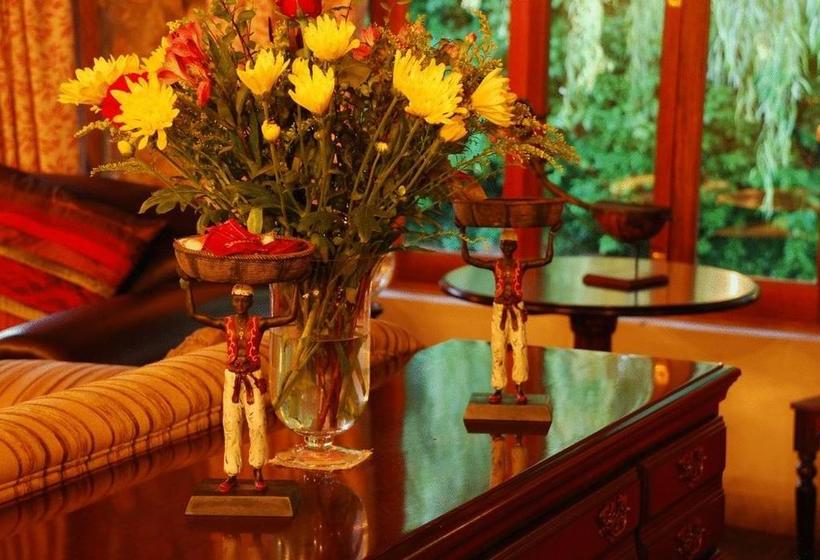 Отель Idwala Boutique