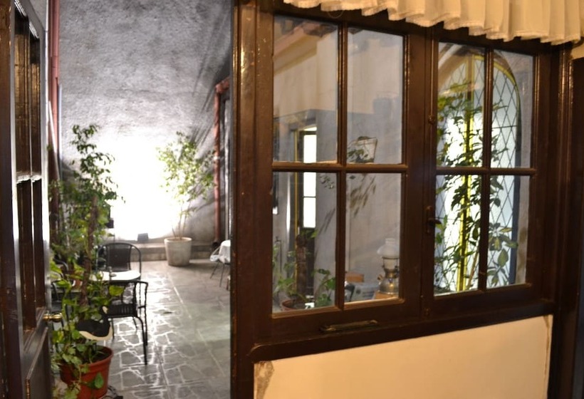 فندق Landay Hostel