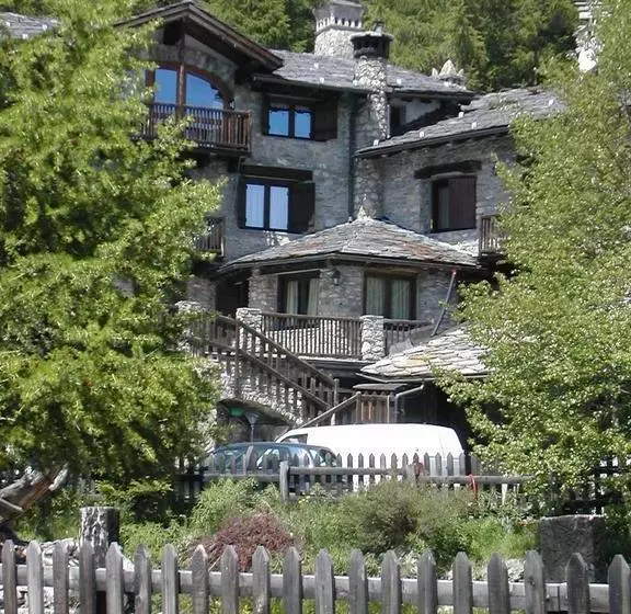 Hotelli Notre Maison