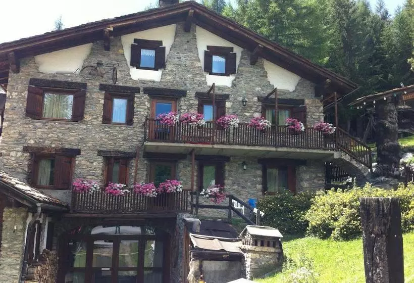 Hotelli Notre Maison