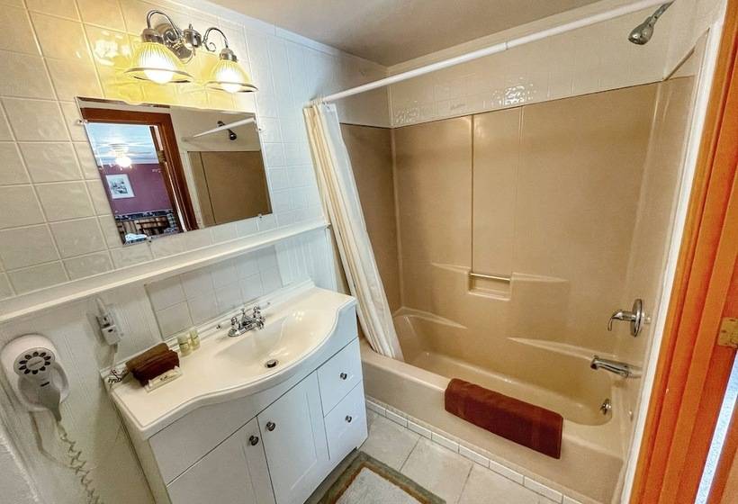 فندق Open Hearth Inn