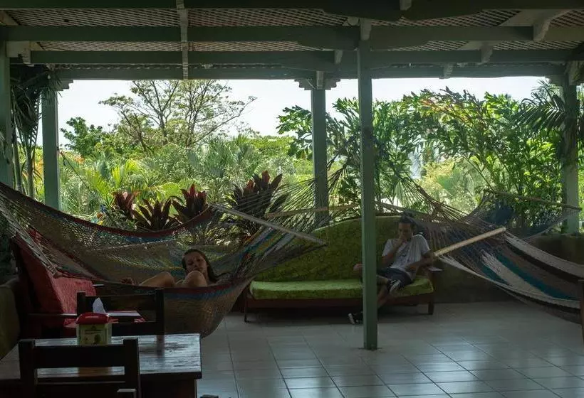 Hotelli Tamarindo Hostel Resort