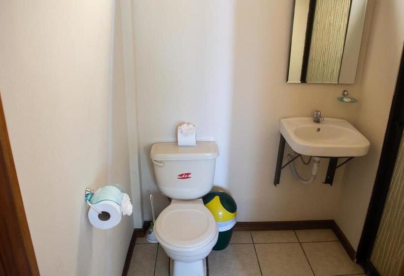 فندق Tamarindo Hostel Resort