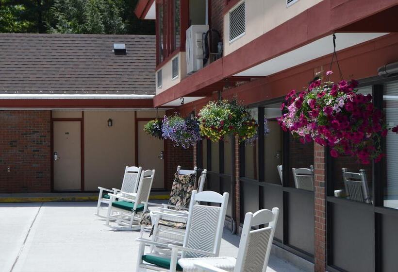 호텔 The Inn At Crumpin Fox