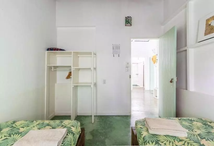 Bajo El Arbol B&b