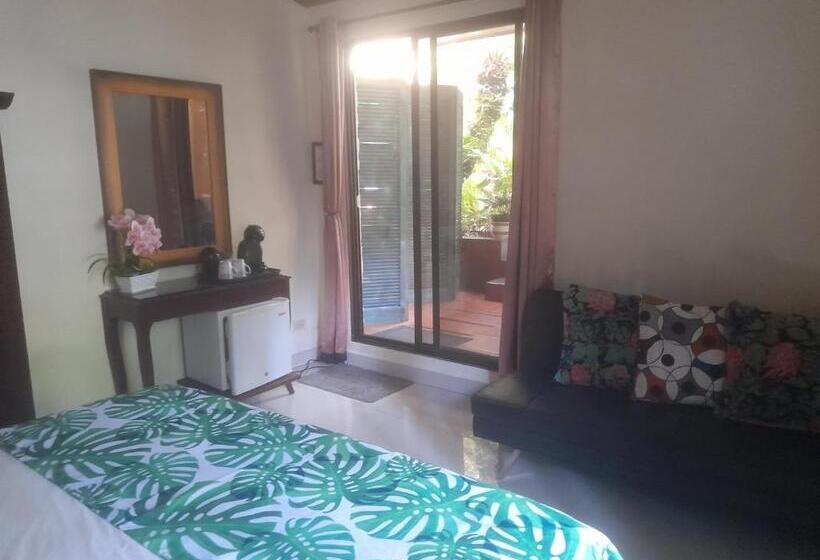 مبيت وإفطار Coyaba Tropical Elegant Adult Guesthouse