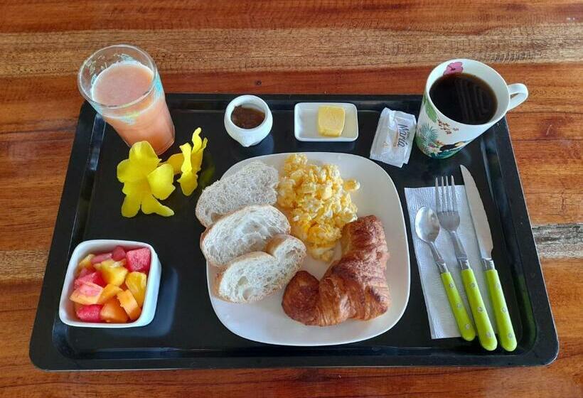 تختخواب و صبحانه El Colibri Rojo Cabinas Le Colibri Rouge