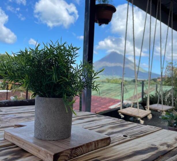 تختخواب و صبحانه Los Tucanes Lodging